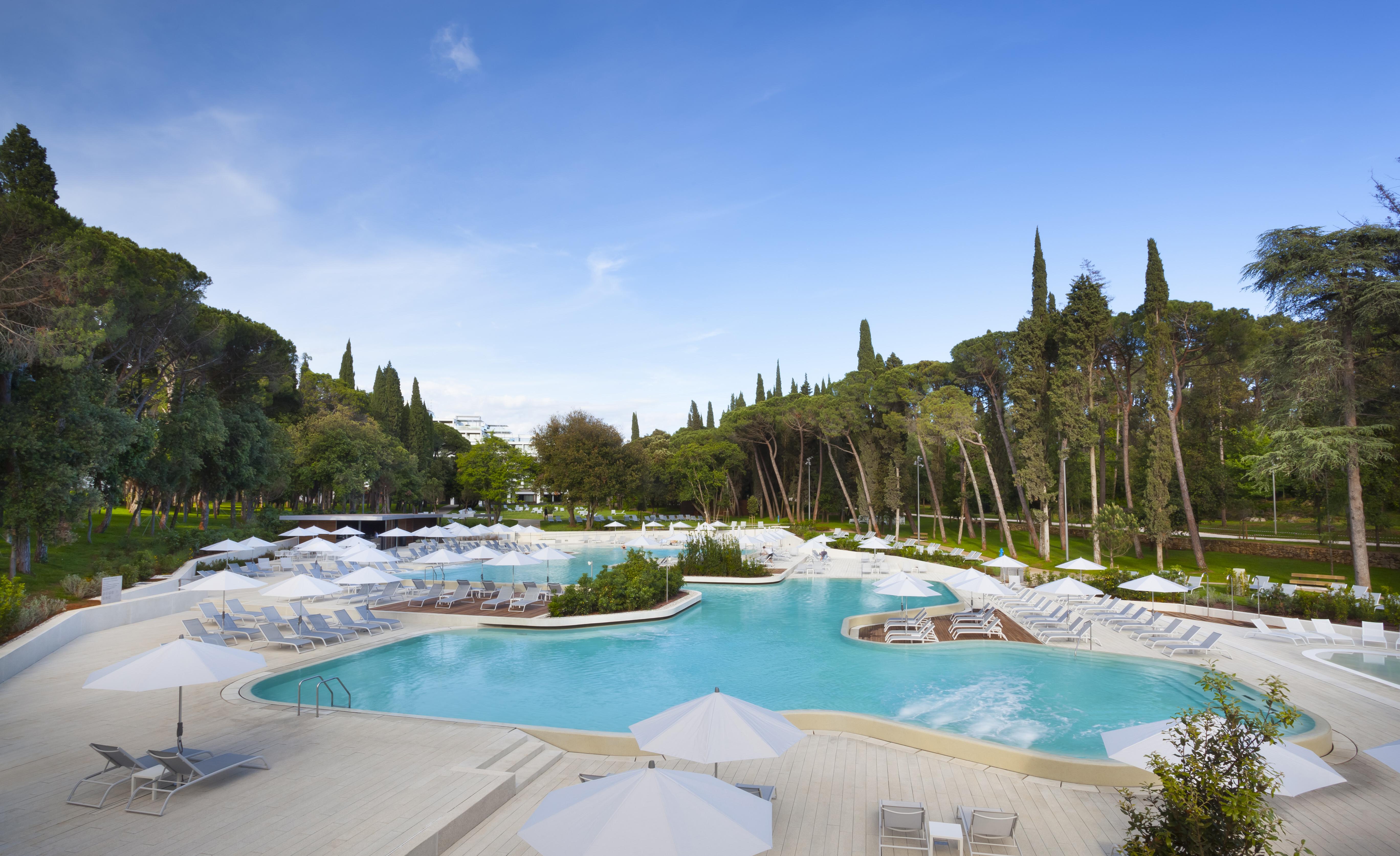 Lone Hotel By Maistra Collection Rovinj Ngoại thất bức ảnh The pool at the resort