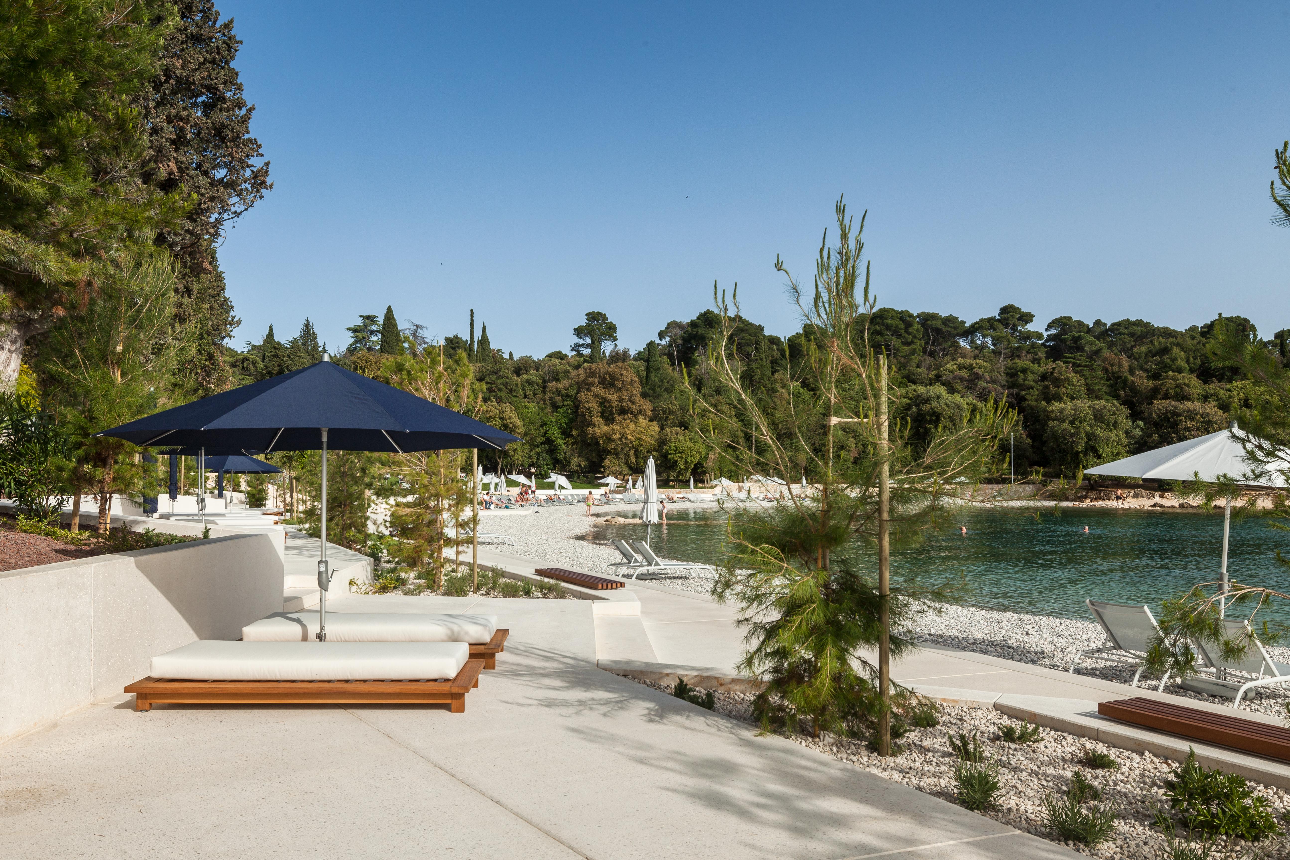 Lone Hotel By Maistra Collection Rovinj Ngoại thất bức ảnh Beach at the hotel