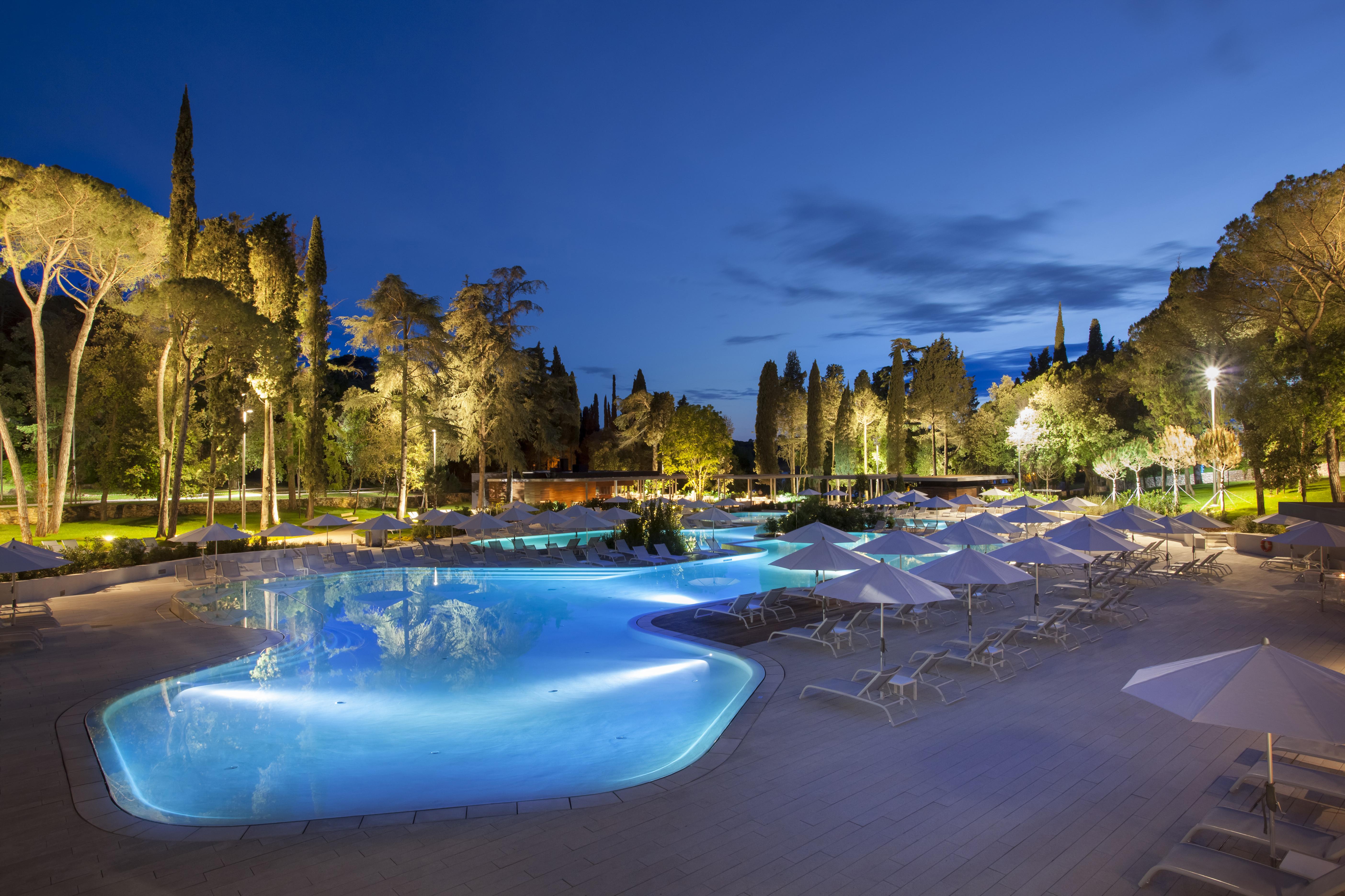 Lone Hotel By Maistra Collection Rovinj Ngoại thất bức ảnh The resort's main pool