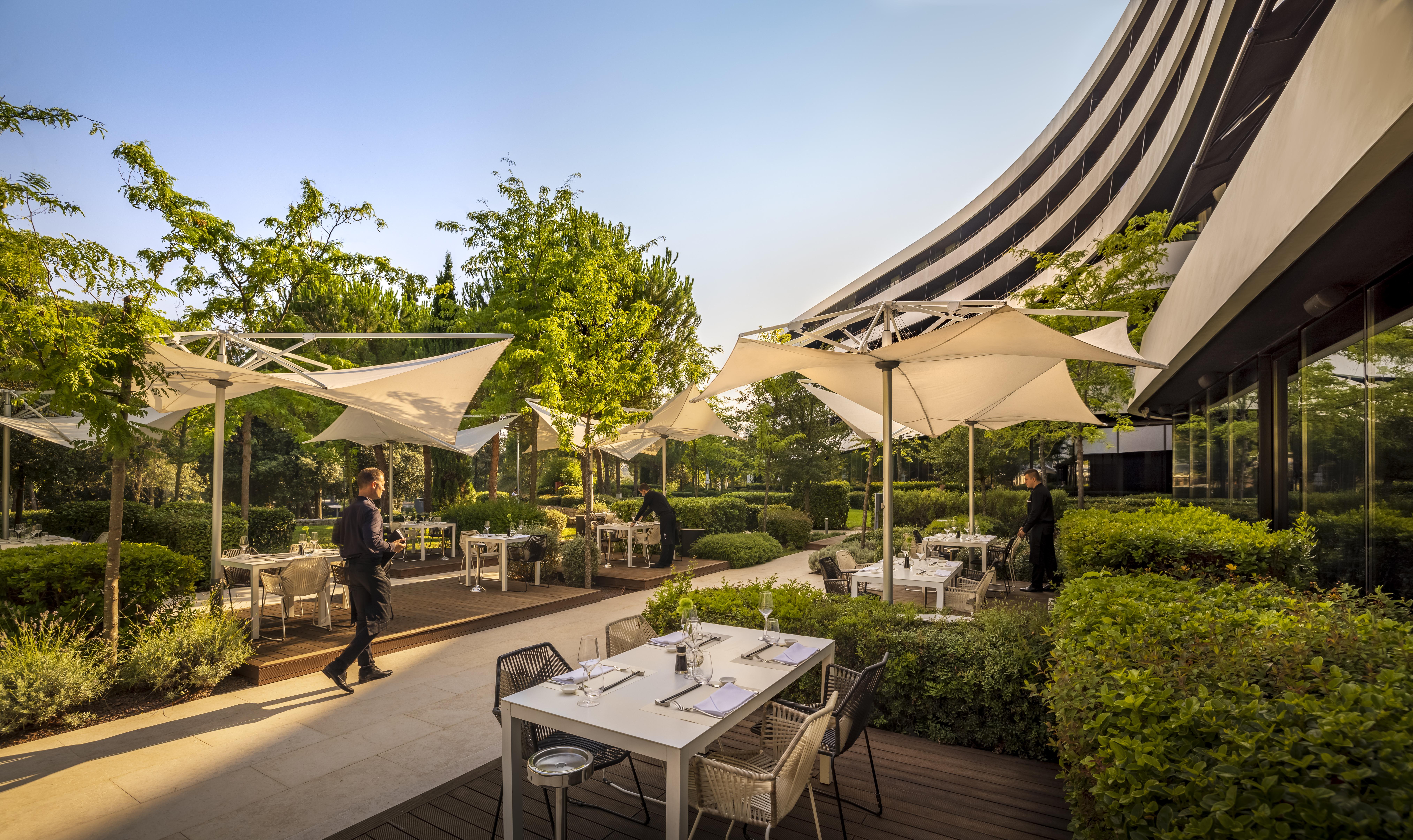 Lone Hotel By Maistra Collection Rovinj Ngoại thất bức ảnh The restaurant's terrace
